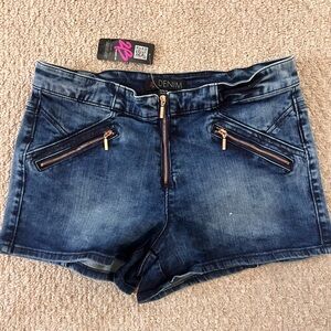 2B Bebe Dark Denim Zip-Front Women’s Shorts